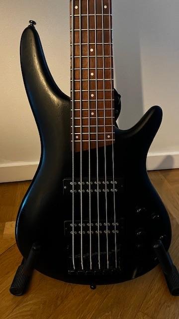 6-strängad elbas -  Ibanez SR...
