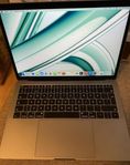 MacBook Pro 2017 i fint skick,laddcycle endast 211