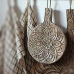 Majas Cottage Skärbräda Mangoträ FLEUR rund mandala 