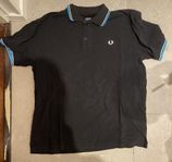Fred Perry piké tröja storlek XL 