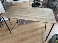 Skrivbord från Jysk