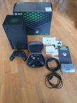 Xbox Series X, 2 Kontroller + Spel