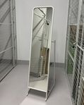 Golvspegel, Ikea Knapper