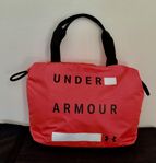 superlätt VÄSKA NY  40 cm bred 35 cm hög / fodrad svart 