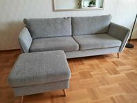 soffa med fotpall