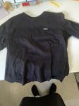 svart hoodie