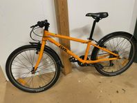 Barncykel Frog 62 orange 24"