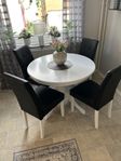 köksbord och stolar