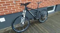 Mountainbike cyckel Canyon heldämpad