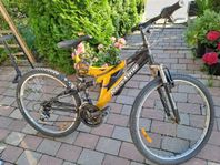 två snygga 26 " herr cyklar
