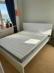malm säng 180med madrass