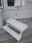 Barnbord - Utebord med bänkar i vitt trä