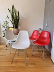 4 st Vitra Eames Stolar