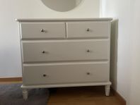 IKEA Tyssedal byrå och 2st Sidobord
