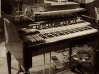 Komplett svart Hammond B3 med tillhörande leslie