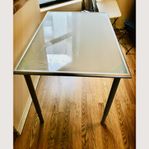 Ikea bord Vika Lauri