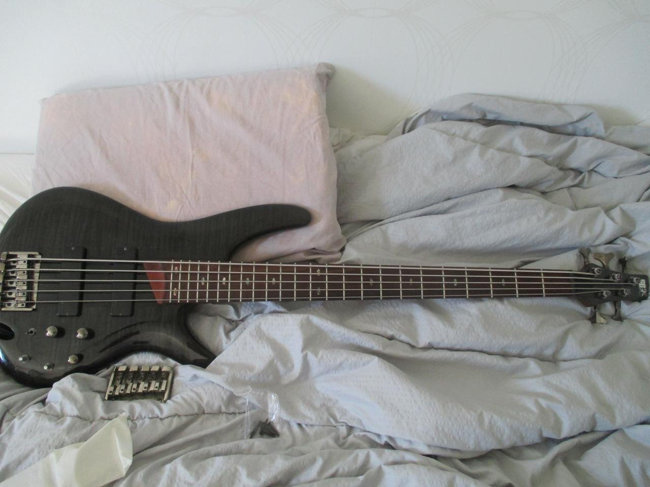 Ibanez SR 705 bas
