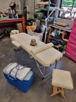 Massagebänk med tillbehör, lupplampa mm