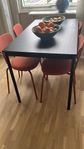IKEA Matbord + 4 stolar (rostfärgade)