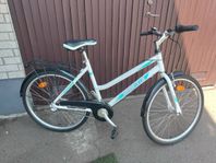 Tjej / Damcykel 26" 3-växlad Shimano i gott välskött skic