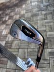 Callaway Rogue ST Pro järnset 4-pw stiff höger 