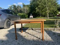 Bord i furu