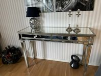 Sideboard i spegelglas 