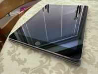 iPad Air 2 32 GB inkl 2 m laddningskabel och 20 W adapter