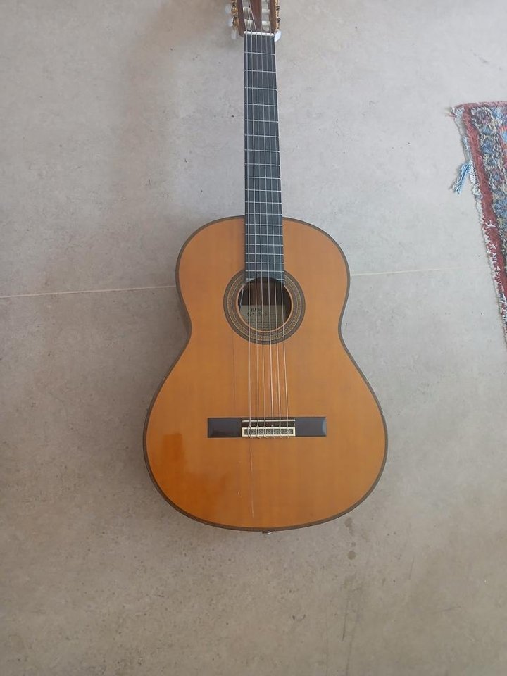 Kĺassisk gitarr Yamaha från 7...