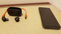 Samsung Galaxy S8 Edge + JBL bluetooth headphones