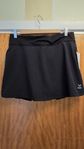 Skort (träningskjol m inbyggda tights)