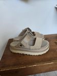 UGGS Goldenstar strl 37