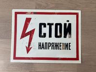 Sovjetisk Metal Varningsskylt strömsymbol livsfarlig. USSR