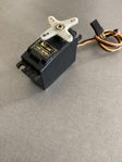 Servo Hitec HS-300.