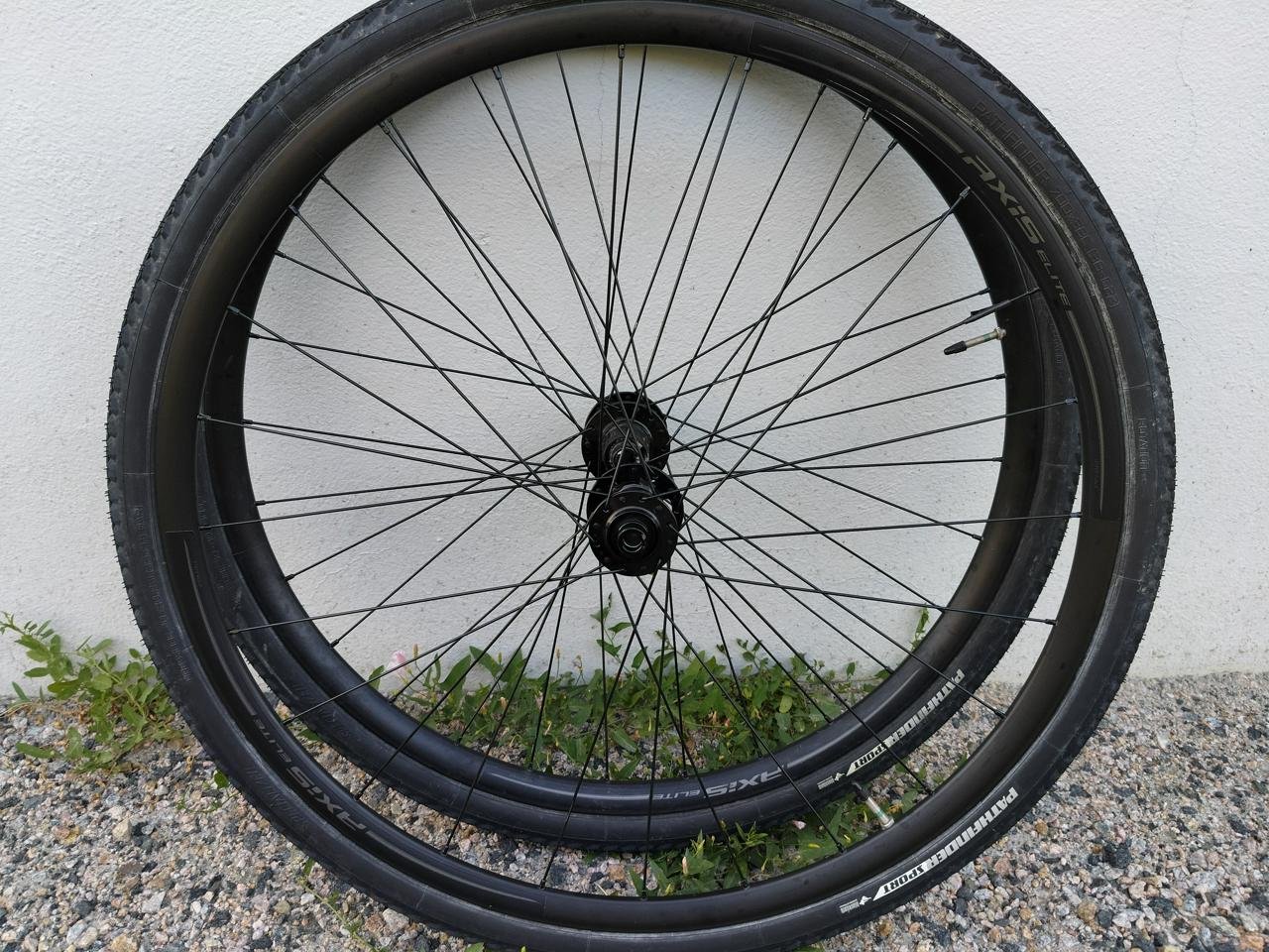 Fram- och bakhjul till gravel...