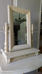 Renoverat vackert spegelbord 1800-tal