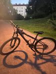 Hejsan,  jag vill gärna sälja min mountain cykel. 