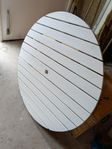 Vitt trädgårdsbord