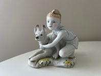 Porslinsfigur - Pojke (gränsbevakare) med Hund. USSR. LFZ