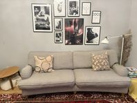 Oxford 3-sits soffa i beige tyg från Burhéns