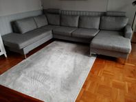 Soffa med schäslong och divan.