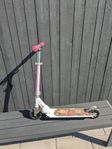 Sparkcykel med rosa detaljer 