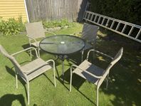 Bord + 4st stolar 