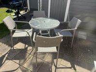Bord + 4st stolar 