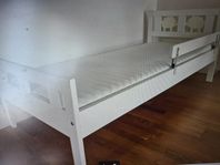 2 Barnsängar IKEA Kritter inklusive skummadrasser "Underlig