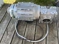Vinkelväxel 1:40 med elmotor