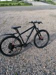 White Mountainbike 9 växlars / 27,5” / Medium ram