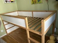 Kura vändbar säng 90x200