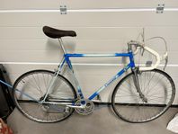 Crescent Retro-racer