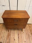 Mindre byrå och sidobord i teak 1950-talet